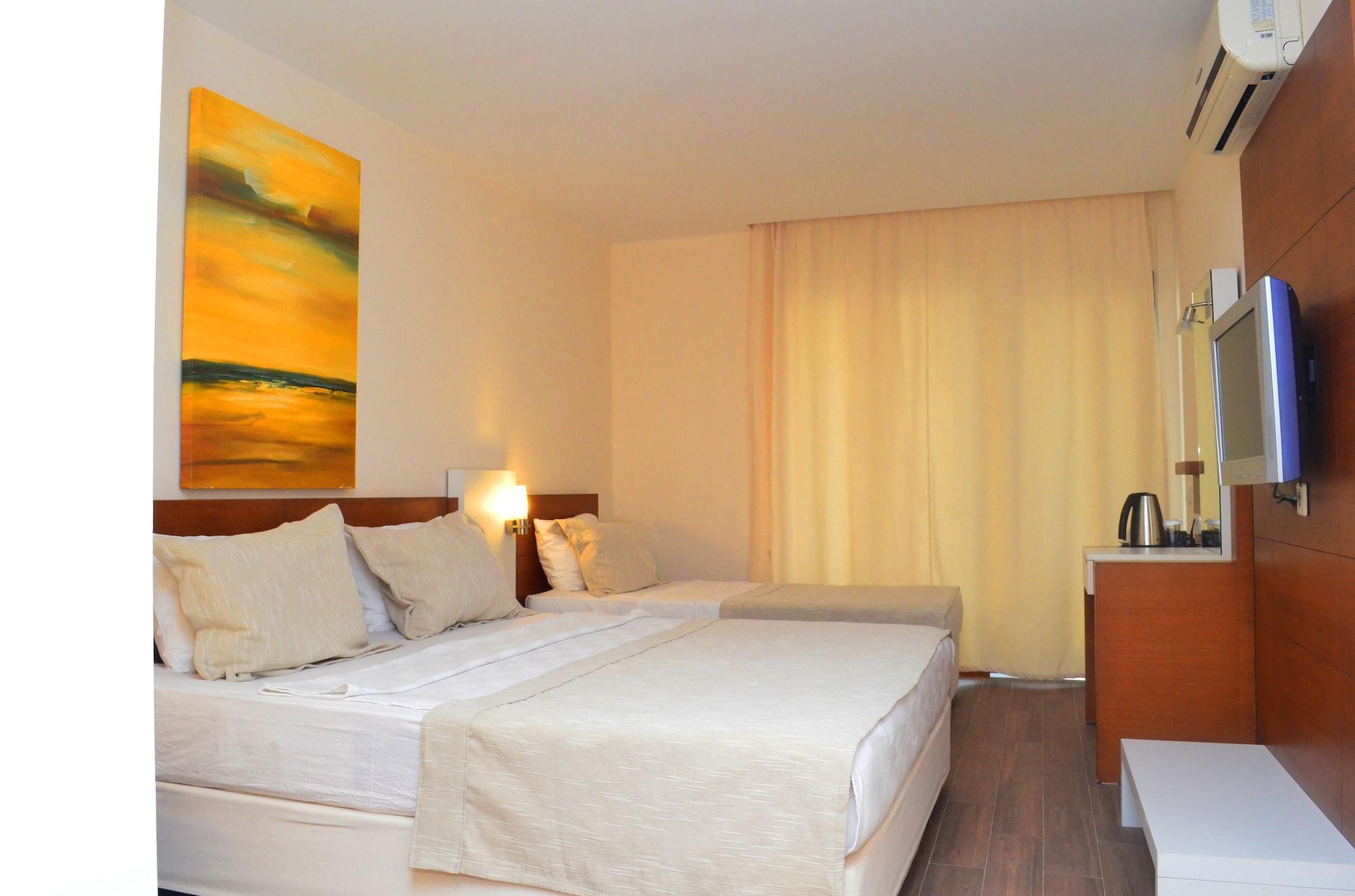 Hotel Sunbird Side