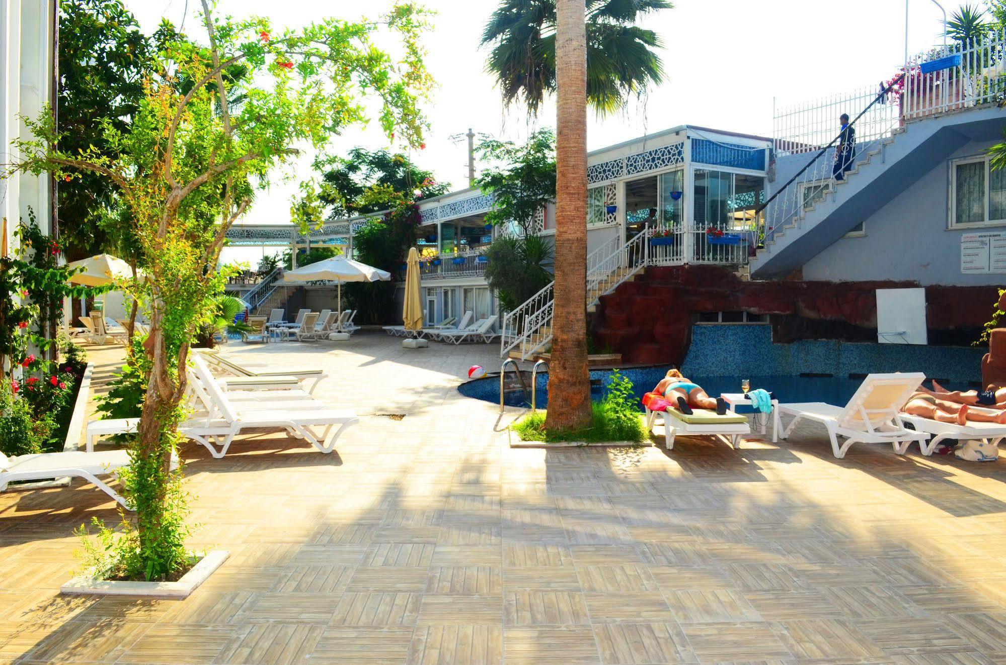 Hotel Sunbird Side